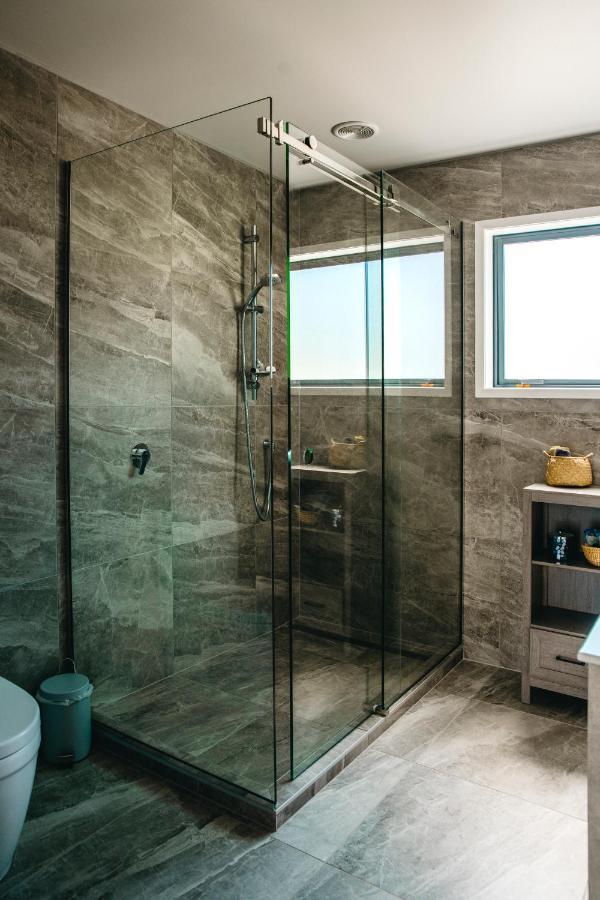 Boathouse Apartments Пиктън Екстериор снимка