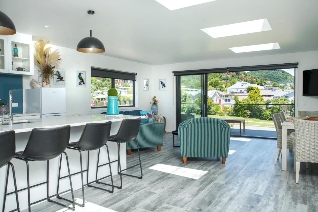 Boathouse Apartments Пиктън Екстериор снимка