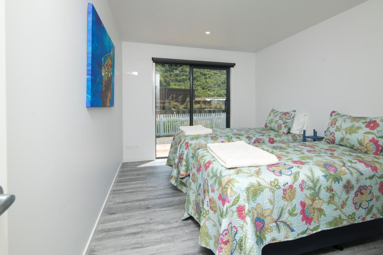 Boathouse Apartments Пиктън Екстериор снимка