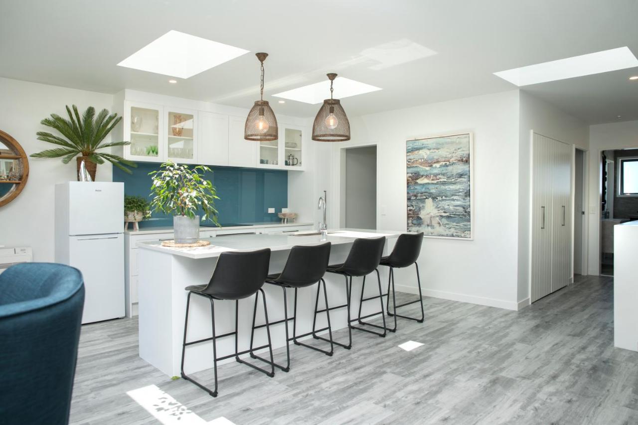 Boathouse Apartments Пиктън Екстериор снимка