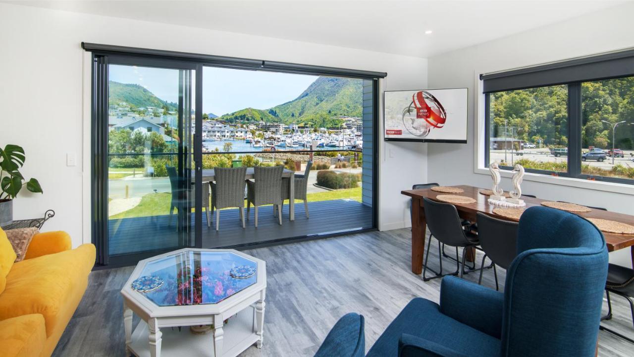 Boathouse Apartments Пиктън Екстериор снимка