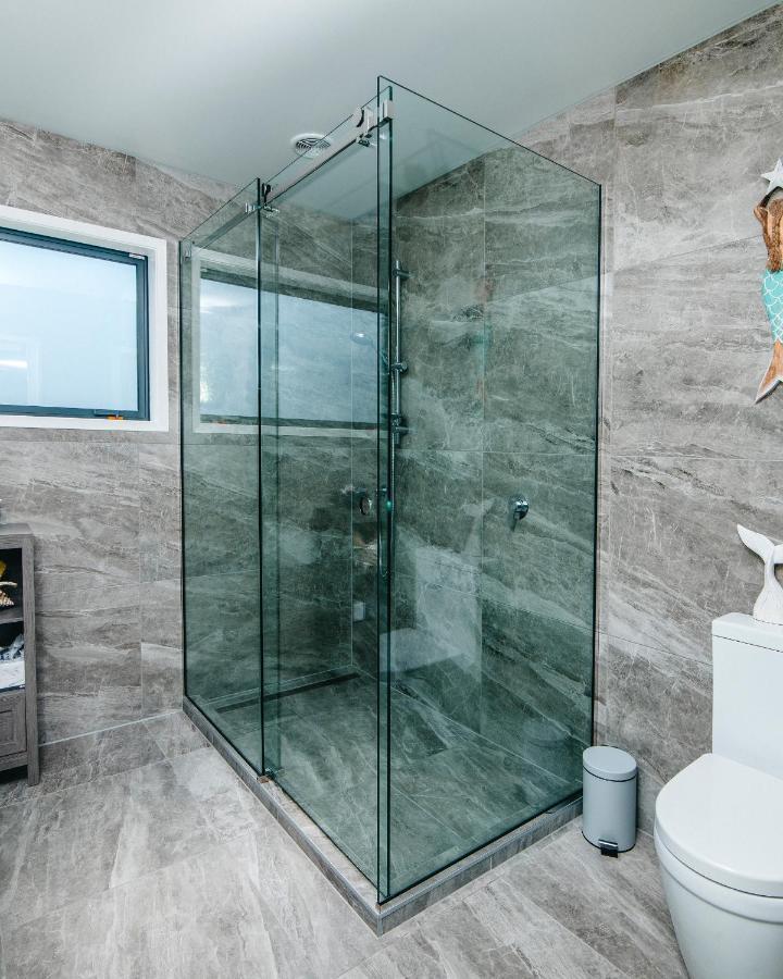 Boathouse Apartments Пиктън Екстериор снимка